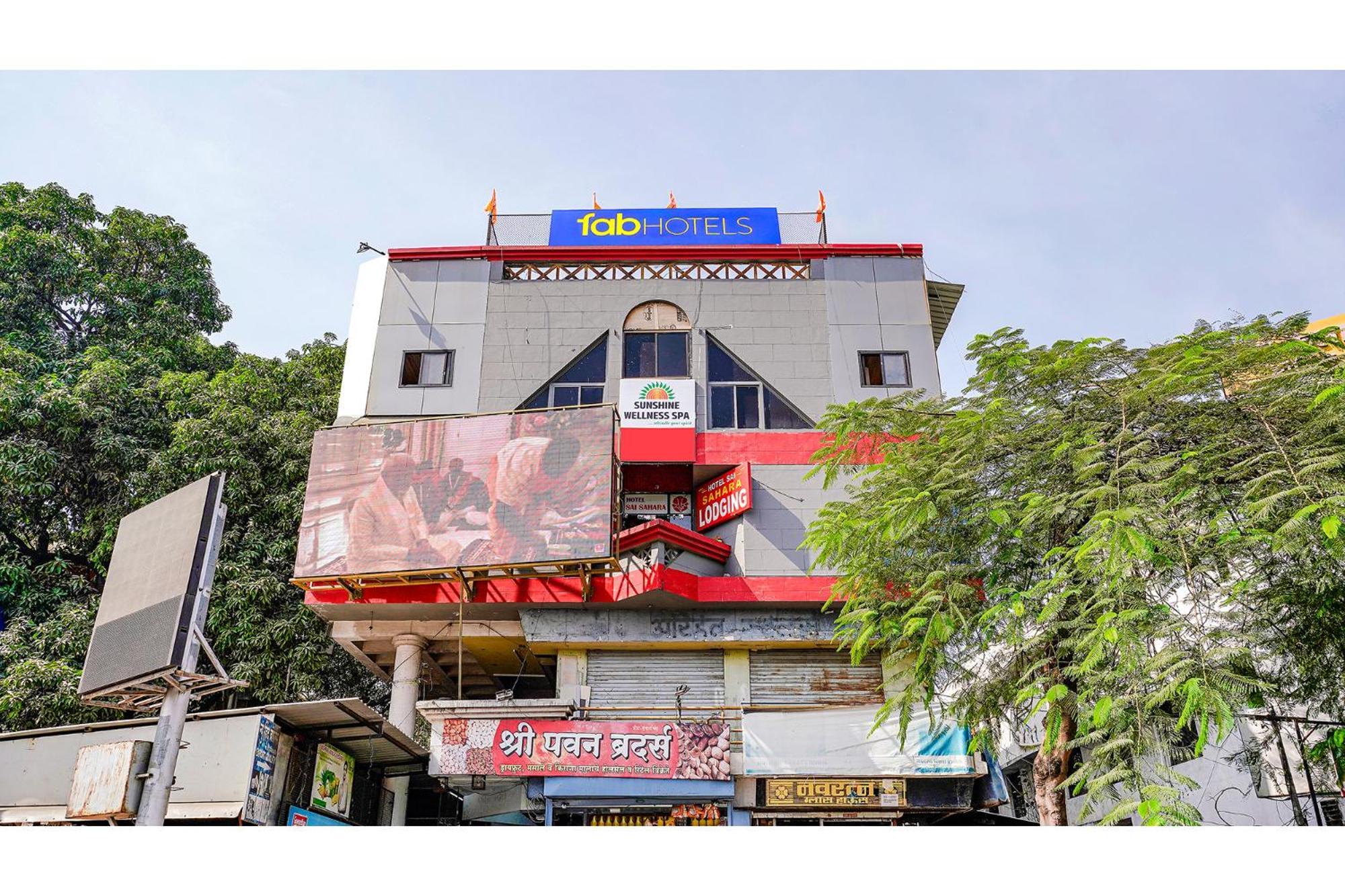 Fabexpress Sai Lodging I - Nr Nashik Railway Station Exterior photo